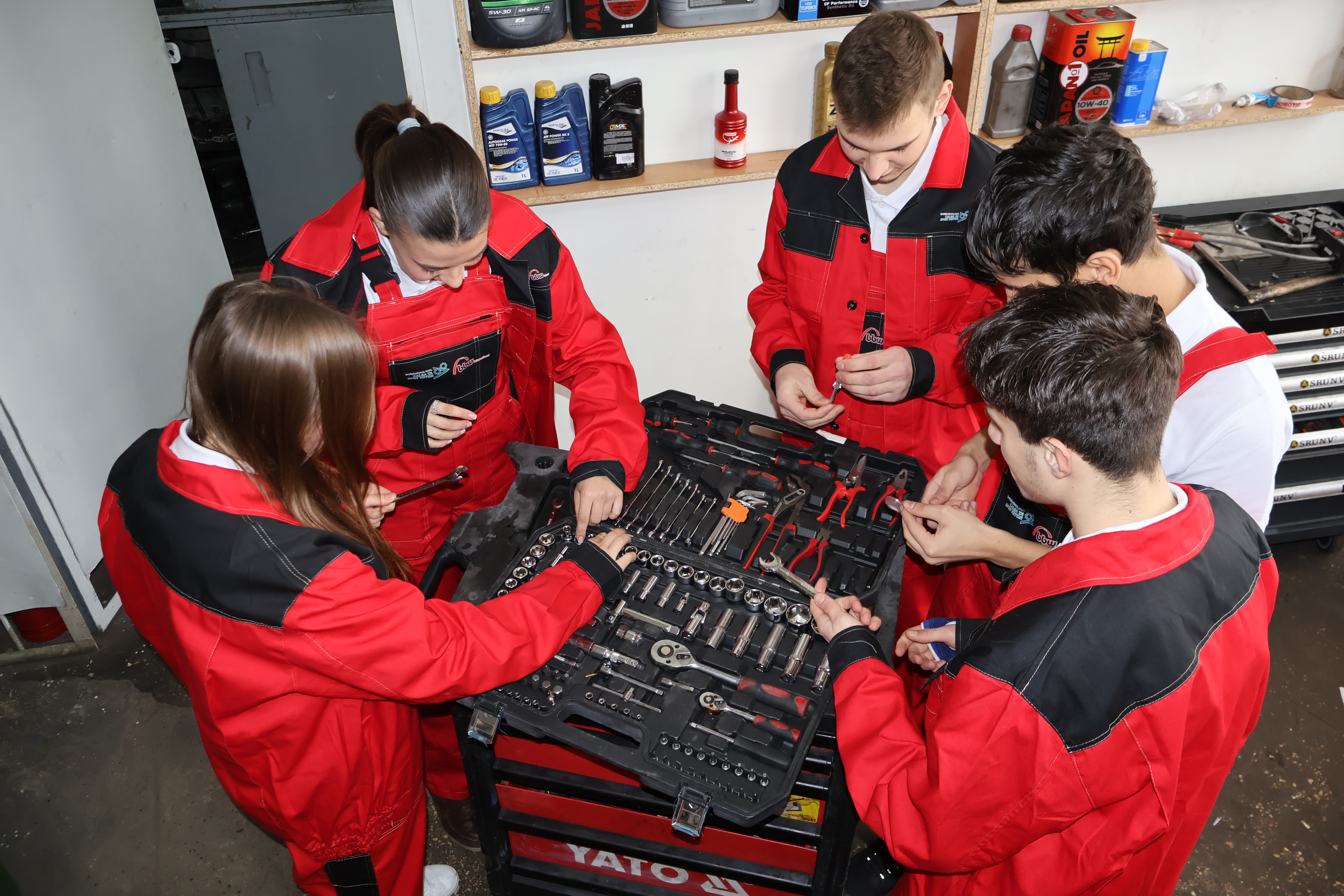 Înscrieri la specialitatea Electrician electronist auto – Mecanic auto